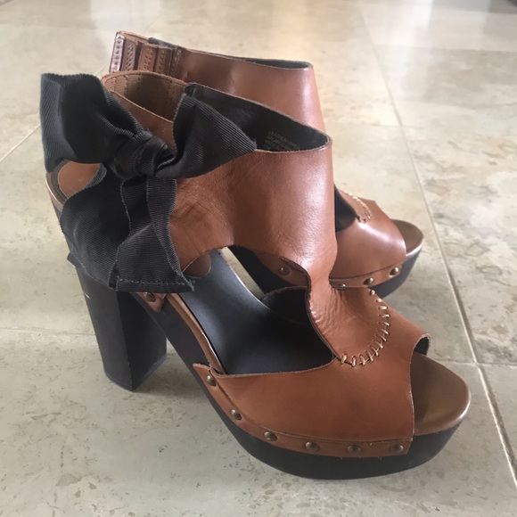 HINGE Leather Platform Sandal - Picture 4 of 8